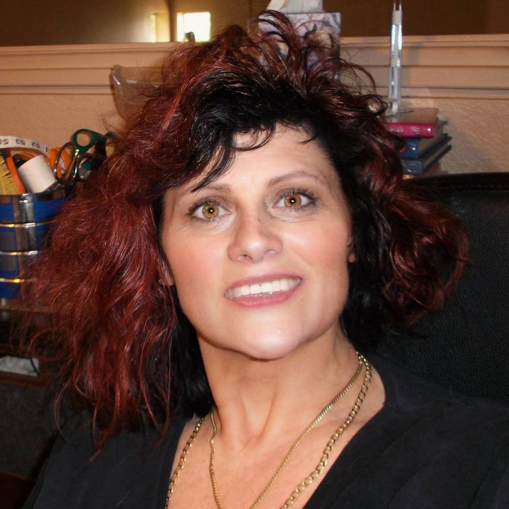 Meet your Posher, Dee